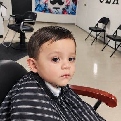 Low fade with curls